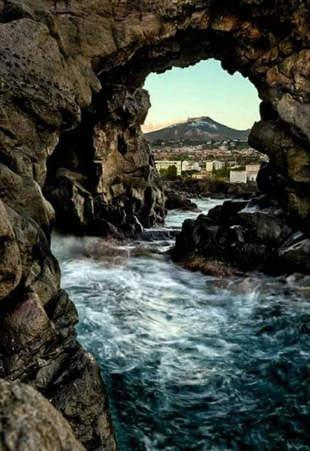Вилла La Piccola Grotta Ursino Катания Экстерьер фото